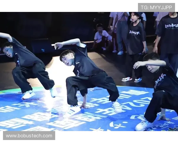 全国街舞大赛点评:上海滑板队展现出卓越的灵活性与创意表现 全国街舞大赛点评:上海滑板队展现出卓越的灵活性与创意表现