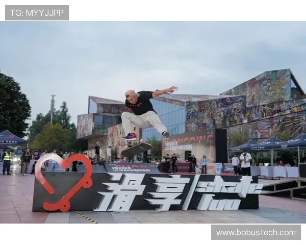 重庆攀岩队在世界滑板锦标赛中的个人能力展现与精彩点评 重庆攀岩队在世界滑板锦标赛中的个人能力展现与精彩点评