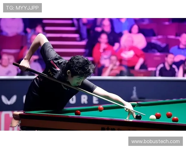 斯诺克赛场激战正酣 精英选手争锋相对上演精彩对决